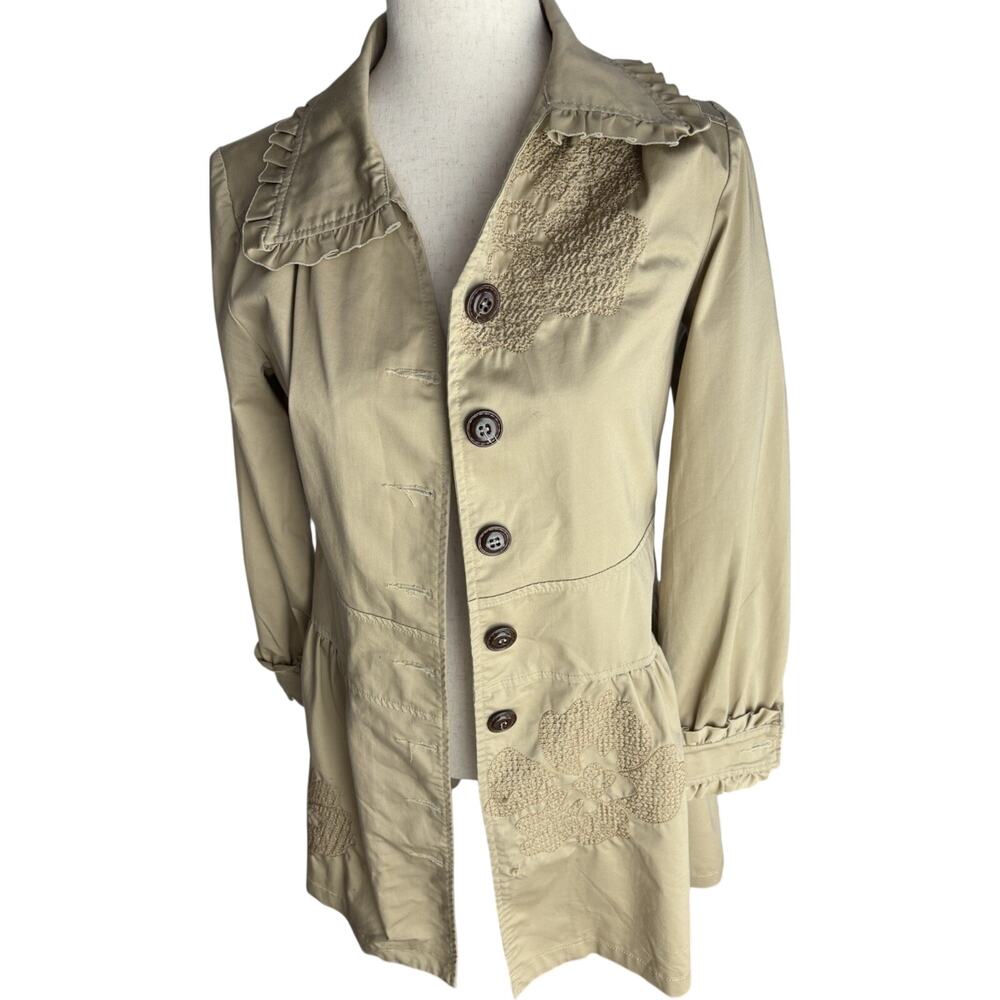 Rosa Women’s 2 Beige Solid Button Front Jacket Ruffle Lace Accents Pockets